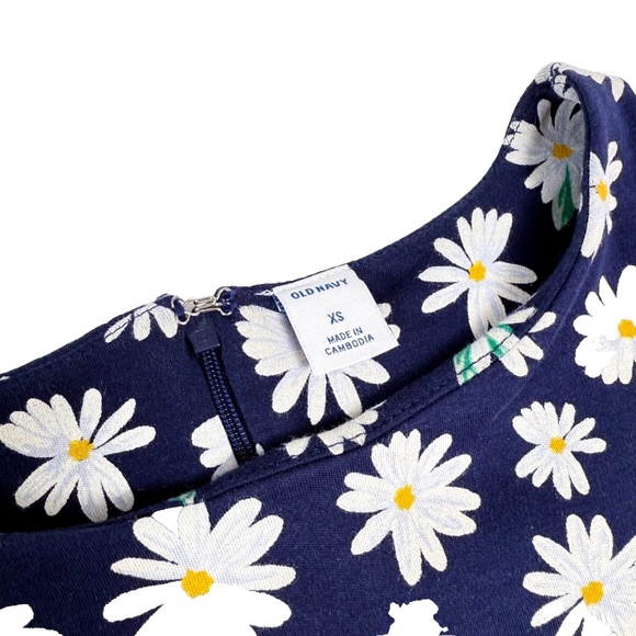 Old Navy Daisy Print Mini Dress – Size XS – Floral, Flattering & Effortless 🌼🖤 - Picture 11 of 14
